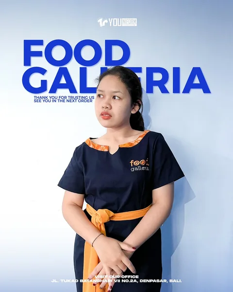 Seragam custom Food Galleria yang diproduksi Youniform